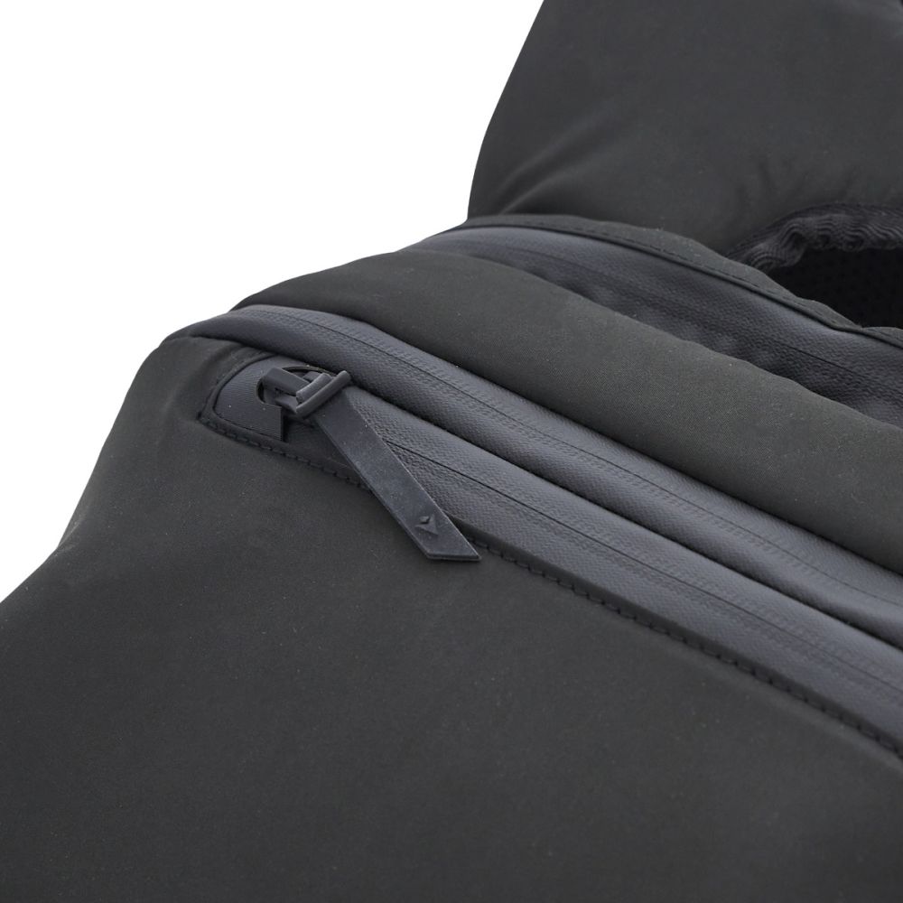 Heroes mochila ordenadro BLK mapfre - Imagen 4